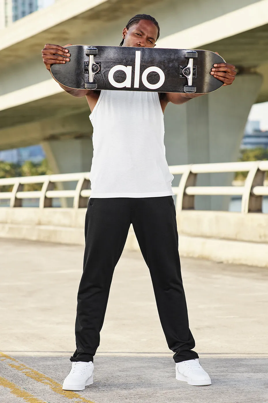 Alo Skateboard - Black
