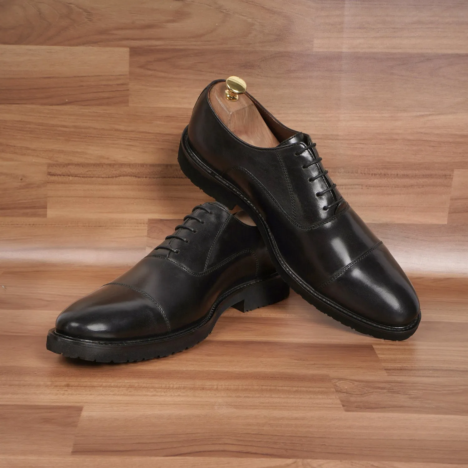 Black Leather Lightweight Oxford Lace-Up Shoes
