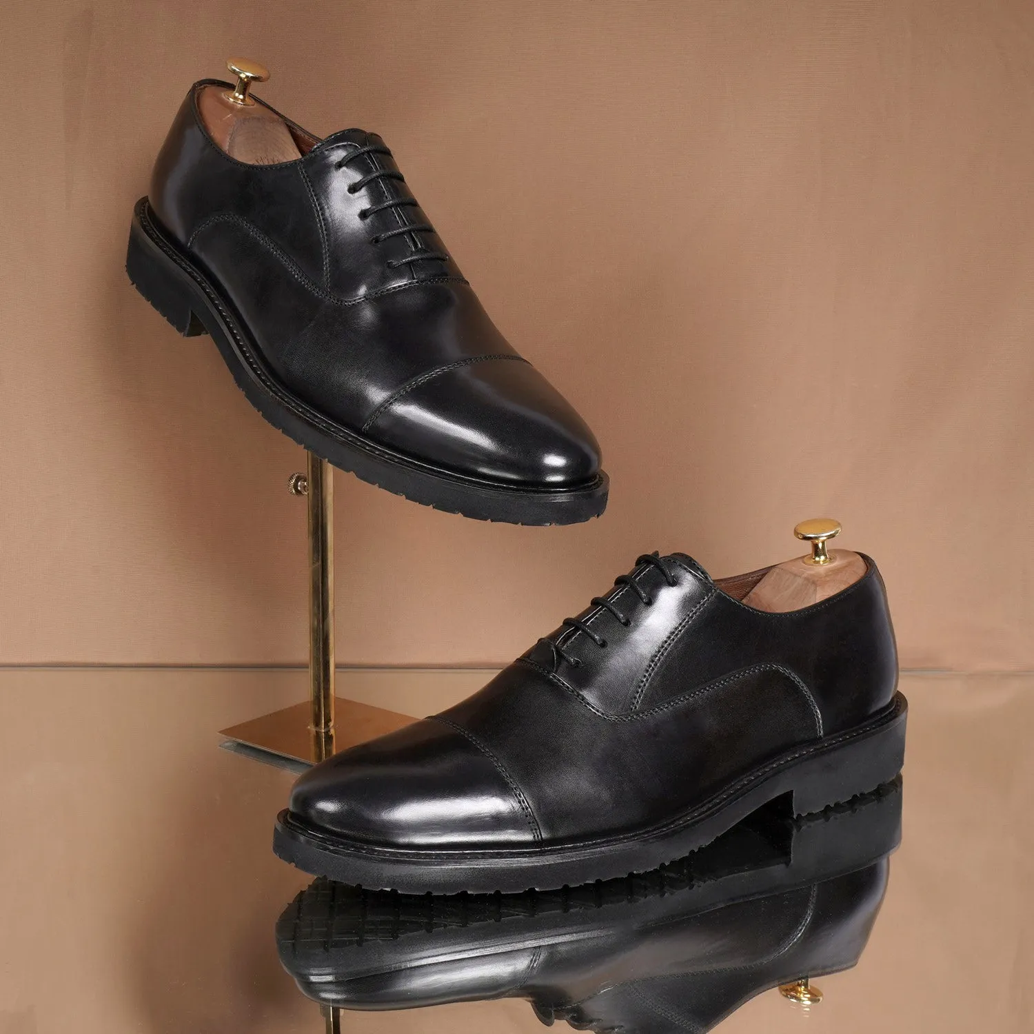 Black Leather Lightweight Oxford Lace-Up Shoes