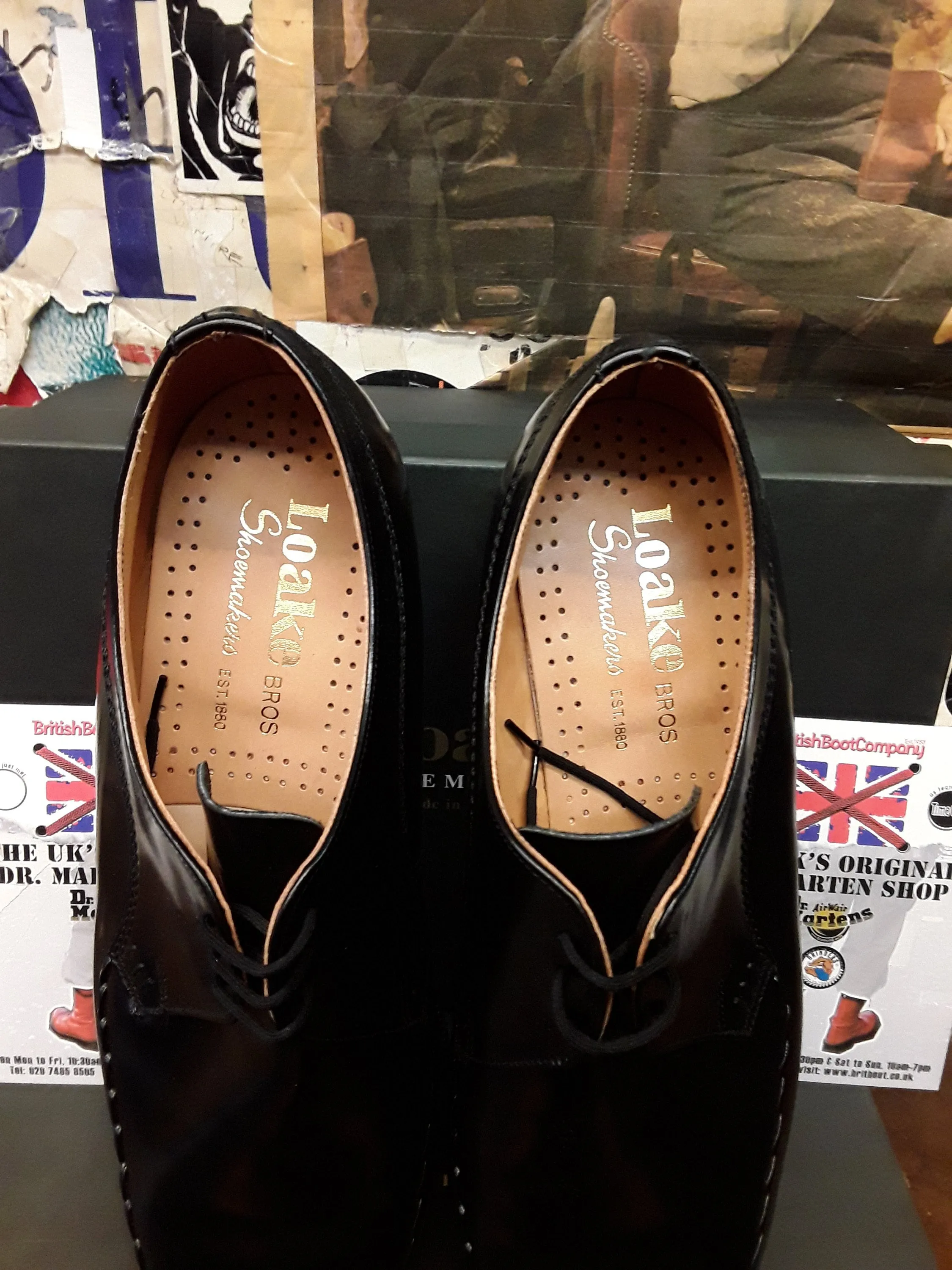 Loakes Made in England, Size UK 9.5, Vintage 80's, Black Leather Shoes, 3 Hole Shoe  / 761b