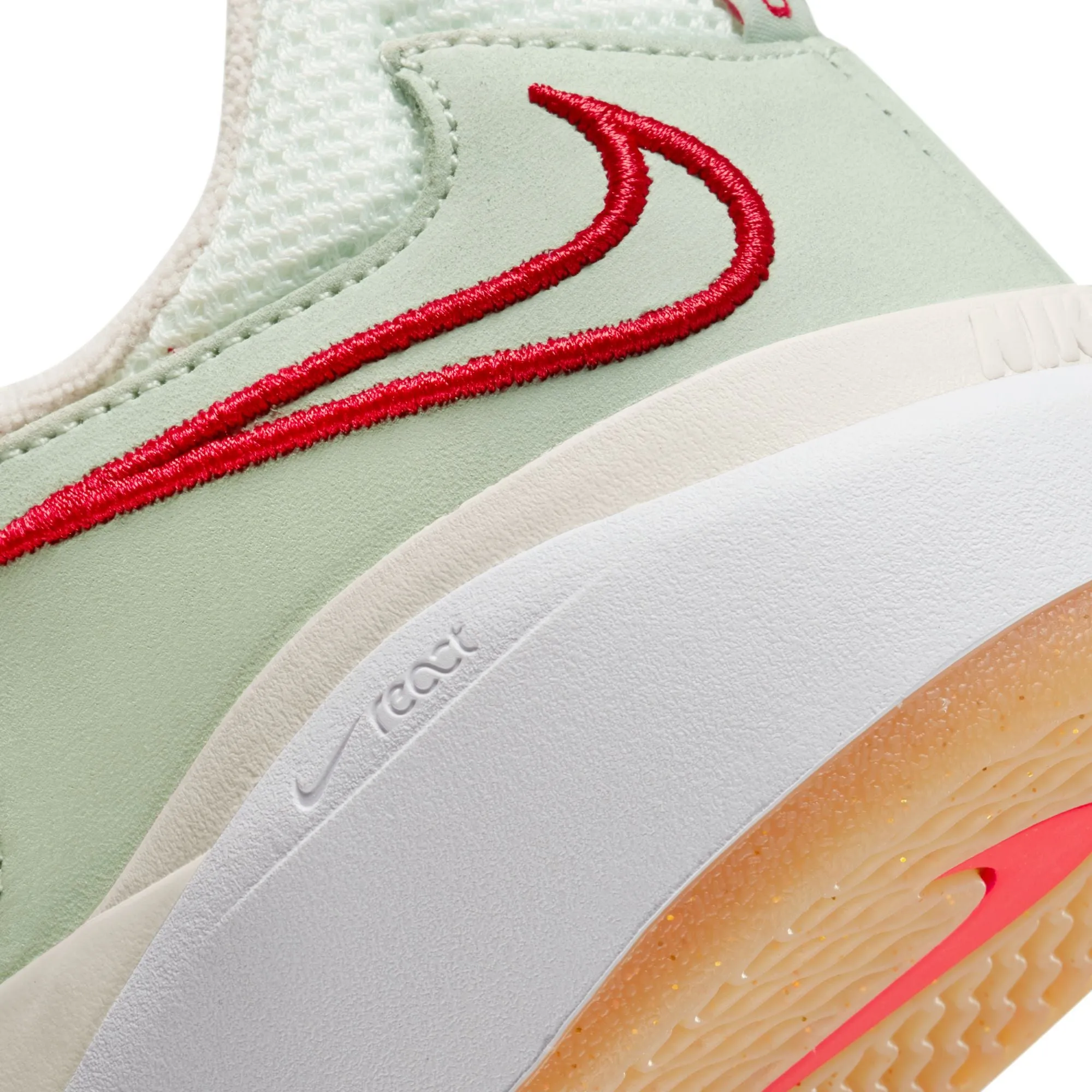 Nike SB Ishod PRM (Seafoam/University Red)