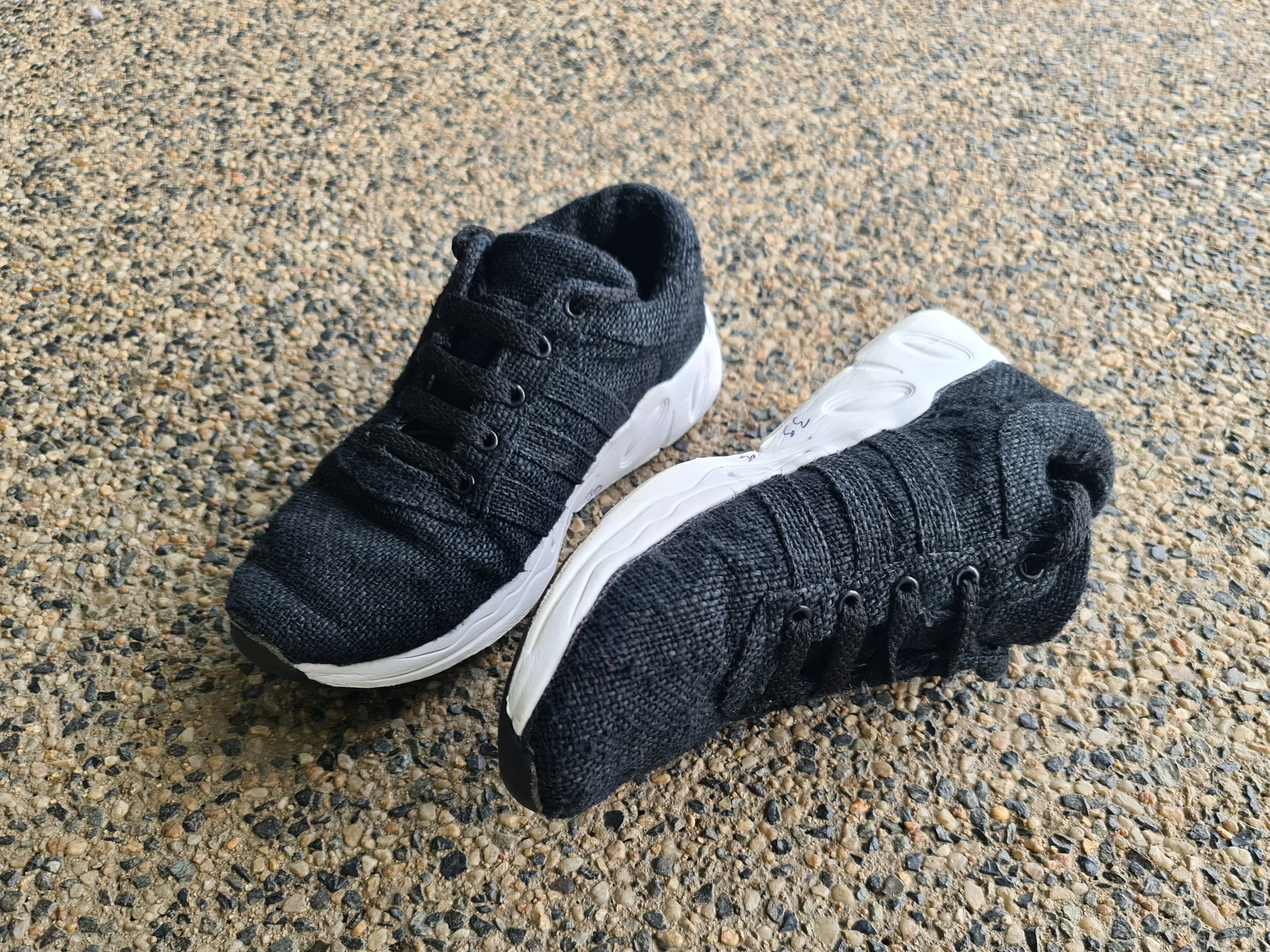Pure Hemp Trainers - Black Widow
