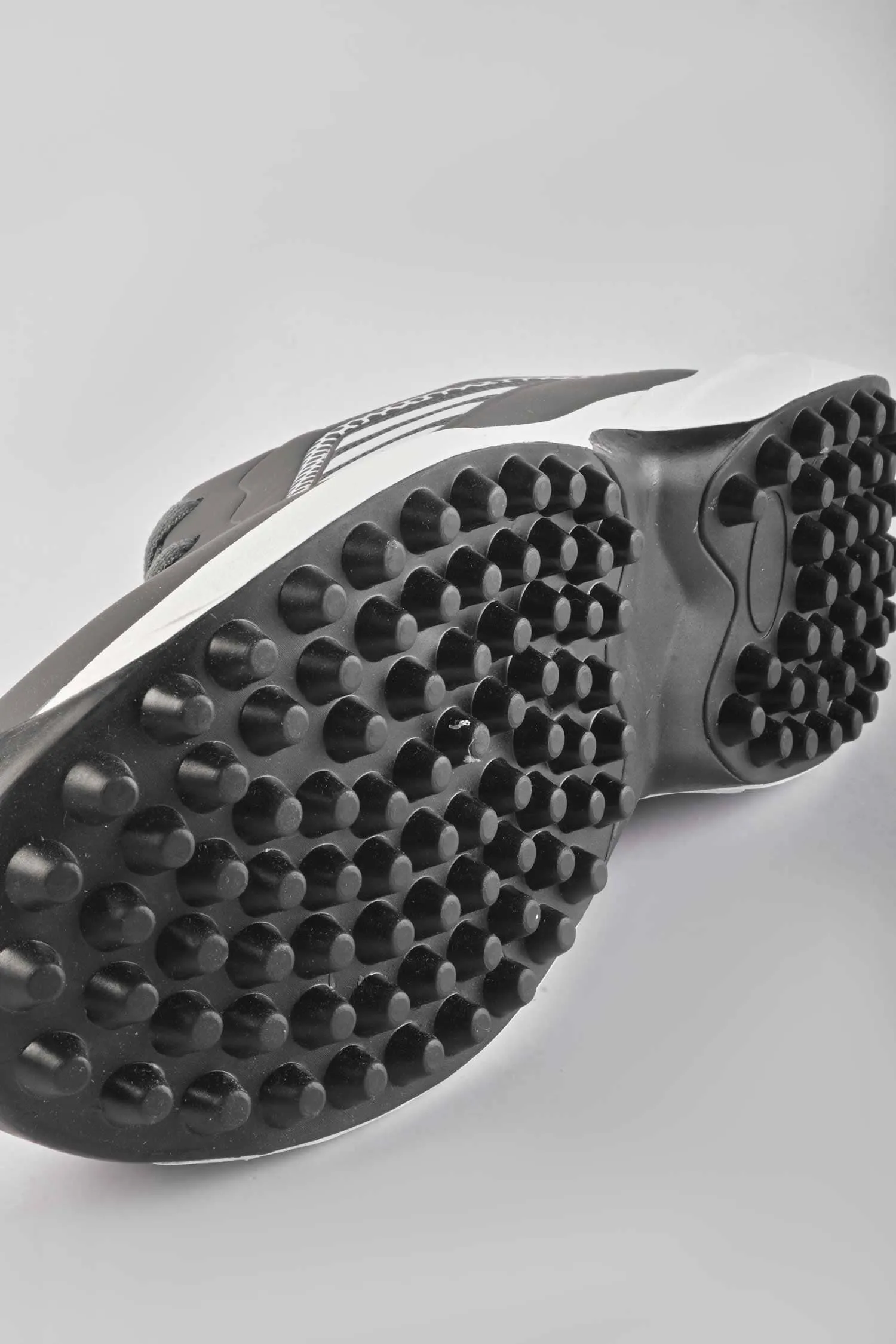 Walk Men's Benin Sports Gripper Shoes